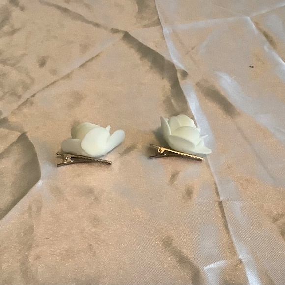 set of 2 small rose bud alligator clips - Picture 2 of 7